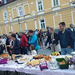 Balkanbuffet im Kirchhof