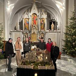 Weihnachtlicher Kirchenschmuck der Jugend